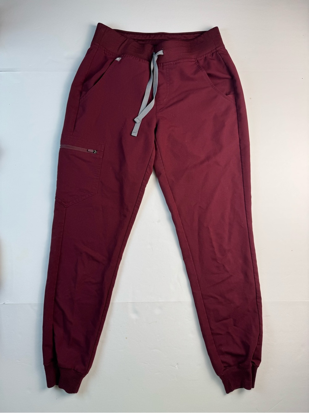 Figs women’s Maroon Jogger Sweatpants with Gray Drawstring